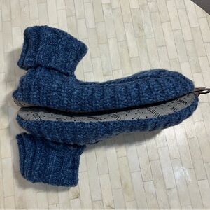 Muk Luks Women's Blue Bootie Slipper Socks w Grippers & Sherpa Lining size L/XL